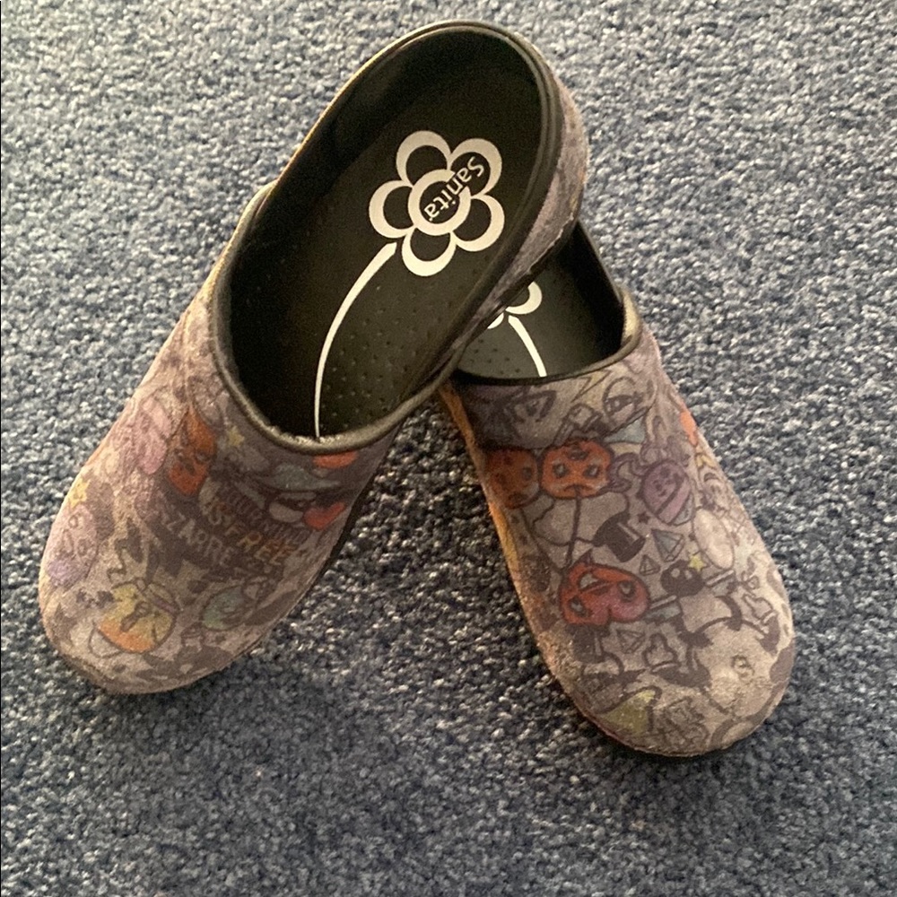 Sanita Graphic Print Clog size 39 like new